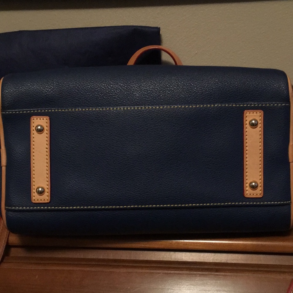 🌺SOLD🌺Dooney & Bourke Bag - Picture 2 of 6